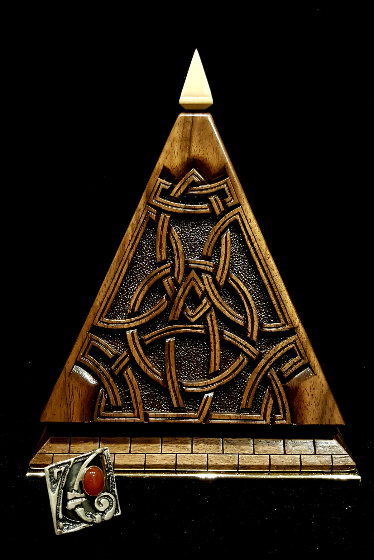 Pyramid Box with Pendant by Edgar Hovhannisyan