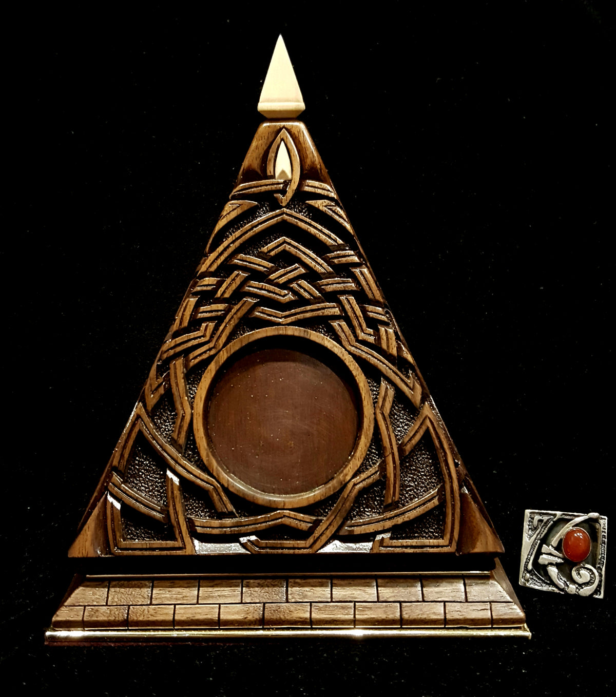Pyramid Box with Pendant by Edgar Hovhannisyan