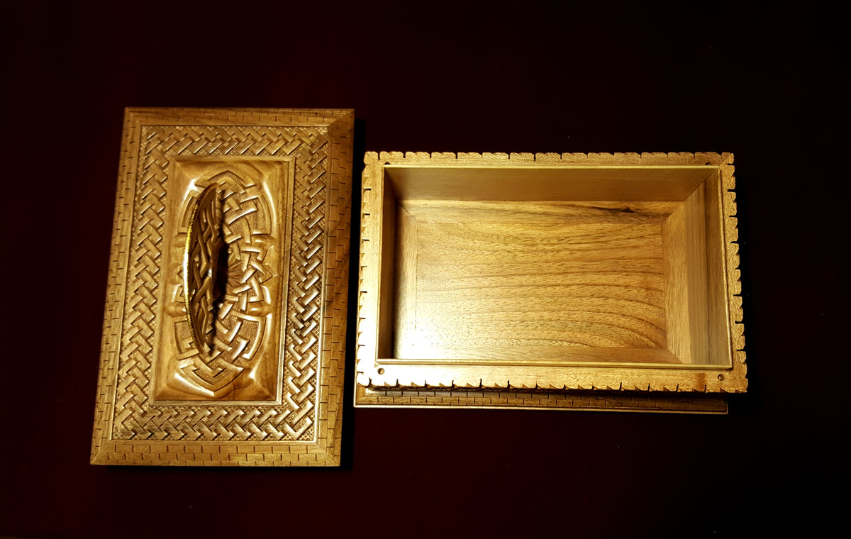 Medium Box with Fan Handle by Edgar Hovhannisyan