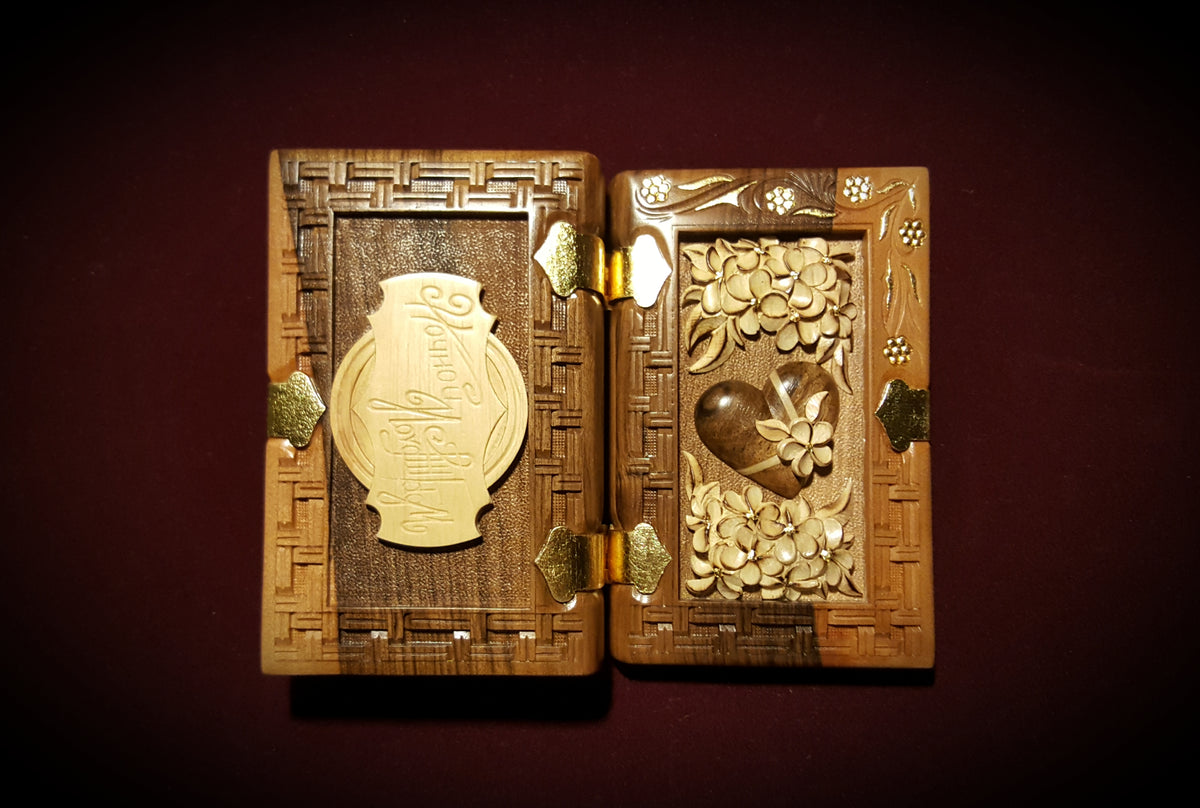 Flowers & Heart Small Box by Edgar Hovhannisyan
